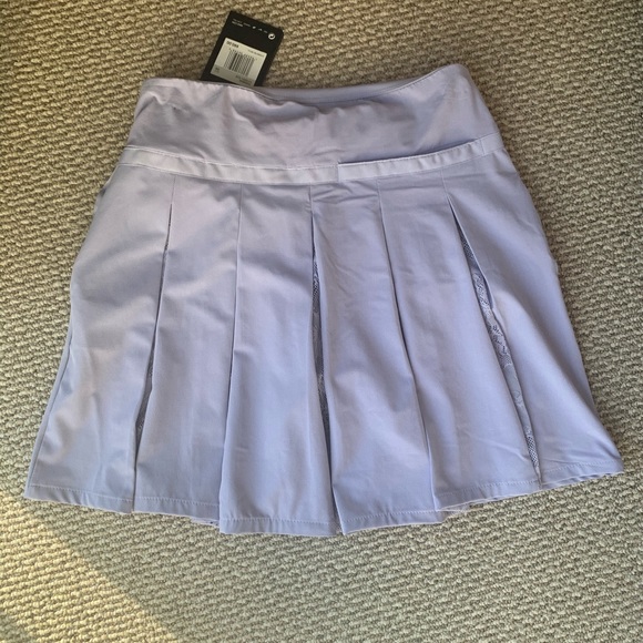 New with tags Nike 🎾 or ⛳️ skirt